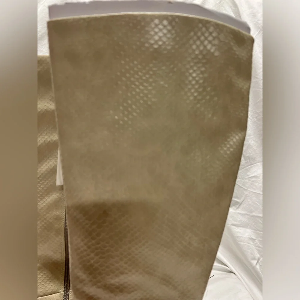 Off white tall boots - Picture 11 of 16